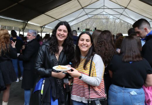 A XVI Festa da Merenda de Aiazo (Frades) repartirá de balde máis dun milleiro de tortillas de masa este domingo 2 de abril